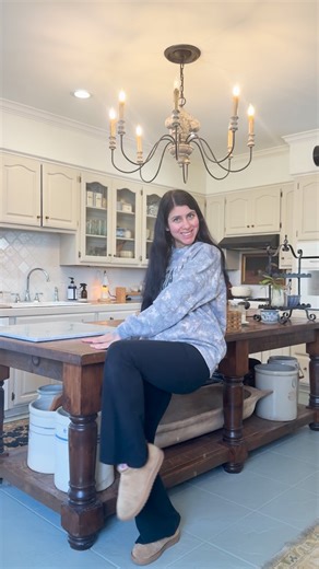 Jamie | Traditional Cottage Decor & DIY on Instagram: "My most FAQ! ❤️ Here are all the details!"