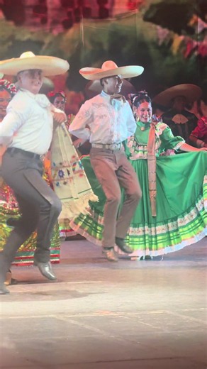 Ballet Folklórico Nuevo Jalisco — Danza tradicional de Jalisco
