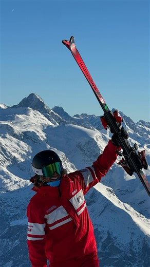 ⛷ESF École du Ski Français 🏂 on Instagram: "J-4 avant les vacances scolaires ! Les pistes vous appellent, la neige est prête ❄️🤩 On vous attend pour des vacances inoubliables en montagne! Prêts à chausser les skis ? ⛷️ #esf #esfinstructors #skiing #ski #holidays"