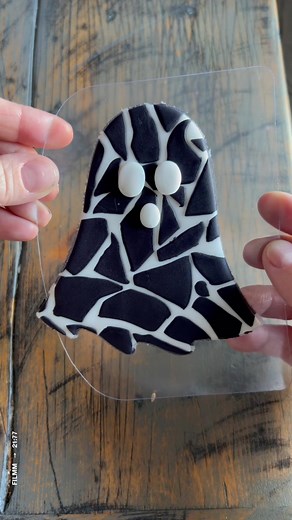 Easy Fondant Techniques for Halloween Decorations