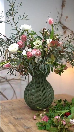 Creating the Perfect Valentine’s Arrangement with Florist Hannah Hunnam