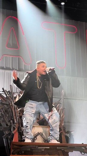 DALE PRIMO QUE ES AHORA 🔥🔥🔥 @CALLEJERO FINO empieza con todo su show en el #movistararena 😏 #tumusicahoy #tmh #callejerofino #tumusicahoyenvivo