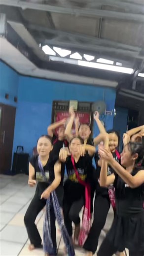 Discover Traditional Gerongg Dance Techniques