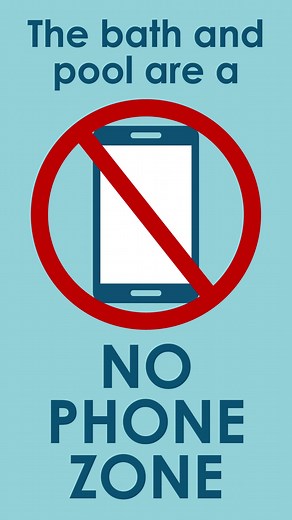 Water Safety Reminder! 📵 Bath & pool Time = No Phone Zone! 🏊‍♂️ It's vital to eliminate distractions and keep our focus on our bathers & swimmers. Keep your phone nearby for emergencies only but remember: your eyes should be on the water, not the screen! 🌊👀 | SafeSplash Swim School - Santa Monica / Sunset Park