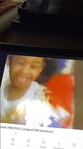 Sesame Street - Kids paint a huge mural of the number 17