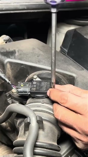 Mass air flow sensor fitting step by step. #automobile #mechanic #tools #fix #tipsandtricks #viral