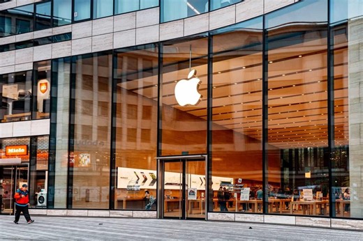 Apple Layoffs November 2025: Should You Buy, Sell, or Hold AAPL Stock Amid ‘Rare’ Job Cuts?