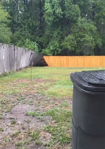 Clay County, FL🚔•400lb Morris Anthony Davis had a warrant for homicide. •Morris was armed w/ 2 knives & resisted arrest. •Big Boy fell to the ground.•Morris was fatally shot as he laid in the grass waving around a 🔪•The NAACP, Ben Crump, etc…are claiming that this was an unnecessary & racist police shooting.*Wait for the body cam before rushing to an opinion based on incomplete evidence & hysteria.