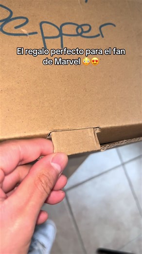 El mejor regalo para el fan de Marvel 😳 #marvelfan #ironmanedit #tonystark #marvelstudios #marvel