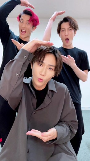 座ってできるブラザービートのダンス