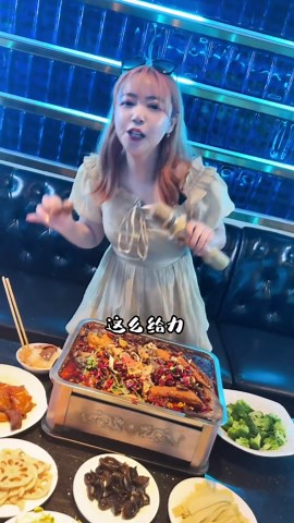 你家门口的麦乐迪 不到三百 能连吃带唱 嗨玩4个小时 太给力了 放假聚会玩起来吧#抖音团购优惠 #夏日食力狂欢 #麦乐迪 #性价比高的ktv推荐 #广告