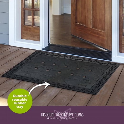 😀 Our interchangeable doormat system starts with a heavy-duty and durable reusable rubber mat tray that allows you to quickly and easily update the look of your porch or patio all year round by purchasing interchangeable doormat inserts! Shop our doormats here 👉 https://bit.ly/2AWTc2i | Briarwood Lane