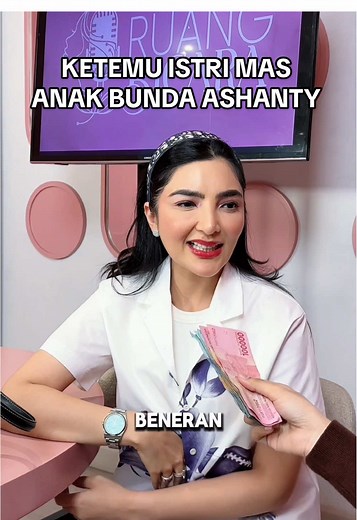 Spill Skincare Rahasia Bunda Santi yang Cantik
