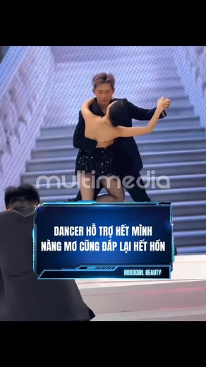 1.9M views · 13K reactions | Bà nói là bà hổng có cố ý đi Mơ 藍藍 #lollipop_VNteam #bossgirlbeauty #Vietnamnexttopmodel #NangMo #Xuhuong #reels | 헕헢헦헦헚헜헥헟 헕험헔헨헧헬 | Facebook