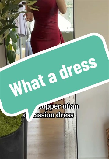 Occassion / wedding guest maxi dress with thigh split. Super flattering and stretchy so even girls with a bigger bust can wear it #dress #maxidress #weddingguestdress #occassionwear #occassiondress