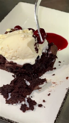 The perfect brownie bite doesn't exi— #chocolate #fudgy #dessert