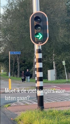Do I still need to yield to pedestrians at a green light?
