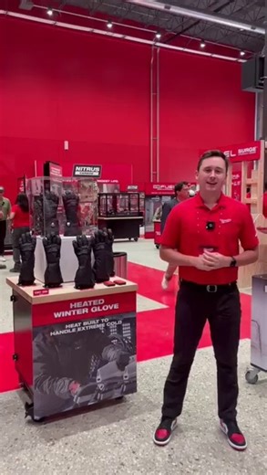 42K views · 3K reactions | HEAT BUILT TO HANDLE EXTREME COLD. Heated Winter Gloves #MilwaukeePIPELINE #MilwaukeeTool #NothingButHeavyDuty | Milwaukee Tool | Facebook