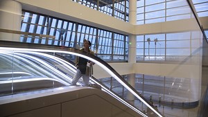 Looking for a job? Shake Shack and other Sky Harbor restaurants are hiring