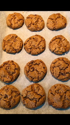Peanut butter chocolate chip cookies 🍪 #peanutbutter #chocolatechip #cookies #easy #baking #recipe
