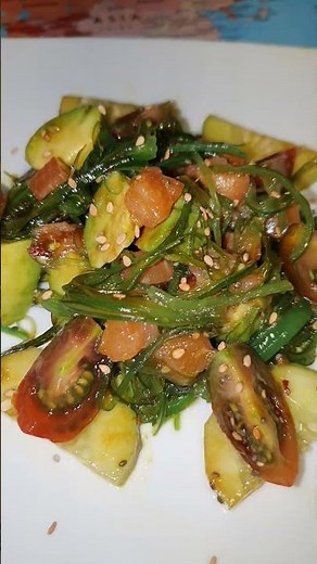 Ensalada 🥗de algas Wakame, con salmón y aguacate🥑. Deliciosa😍😊