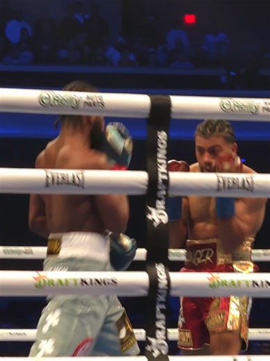 Muratalla vs. Cruz: Thrilling Round 3 of Epic Boxing Match