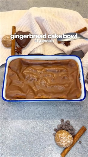 The Most DELICIOUS High Protein Gingerbread Cake Bowl! 🎄💪🏼 #highprotein #gingerbread #shorts