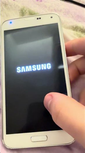 Samsung Galaxy S5 startup (Android 4.4.2, March 2014)