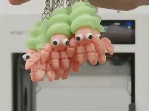 Snapmaker U1 四头多色3D打印机，独立四头并联系统5 秒换头——多色打印，又快又省；多材料打印，不再受限。 #SnapmakerU1