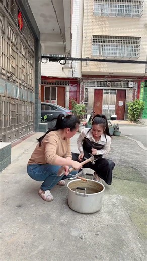 마을 사람들의 짧은 웃음 😂 #코메디 #재미있는 #단편영상