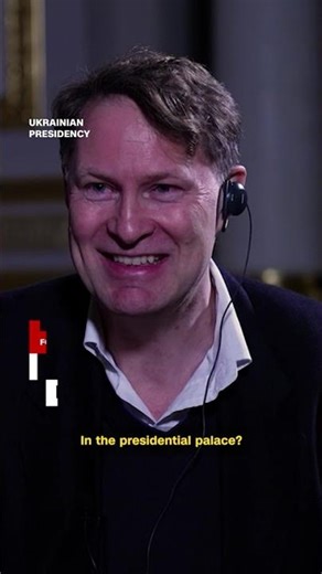 Power cuts out during Zelensky interview