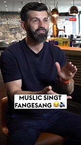 Legendenclip 😂👏🏼 Schalke-Coach Miron Muslic singt von legendären königsblauen Europapokalnächten 💙🔊 #S04 #Schalke #Bundesliga | Sky Sport News