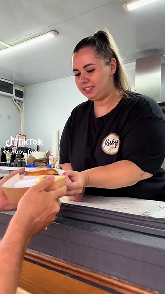 #rubyfood #burger #arad #videoviral #romania #foryou #fy TikTok