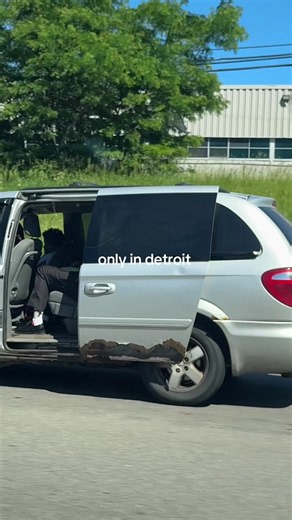 its a jeep summer in detroit !! #detroit | detroit