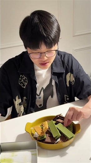 How to take out the first cookie when they're perfectly fitted？#satisfying #oddlysatisfying #asmr