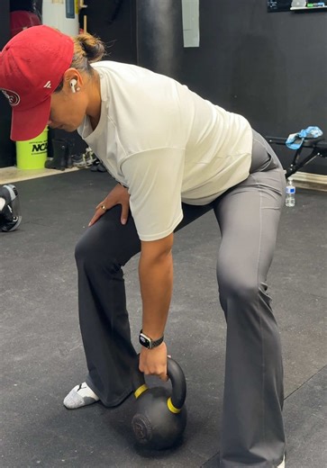 First workout of the year almost a week into 2026 and no regrets!! Had a blast with my family and now we are back to business #fullbodyworkout #midsizefitness #tonganfit #polyfitmovement #tonganfitness