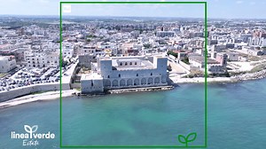 🌿 LINEA VERDE ESTATE 🌿 "Le città di Castel del Monte" Angela Rafanelli e Peppone Calabrese proseguono il viaggio di #LineaVerdeEstate lungo l’Alta Murgia, in Puglia. Uno spettacolare inizio di puntata da Trani, dinanzi alla Basilica di San Nicola Pellegrino, per poi passare ad Andria, alla scoperta della produzione del canestrato pugliese; fino ad arrivare a Barletta, dove parteciperemo ad un’interessante rievocazione storica. Appuntamento a domani, domenica 13 agosto, alle 12:20 su Rai1, Rai 