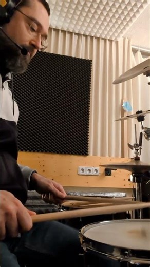 Stick Control No. 22 - LRLR LRRR (Alternating Singlestrokes & Paradiddle Permutation)