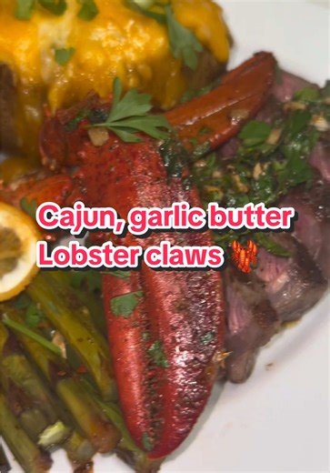Cajun, garlic butter lobster claws 🦞 #lobsterclaw #garlicbutter #seafood