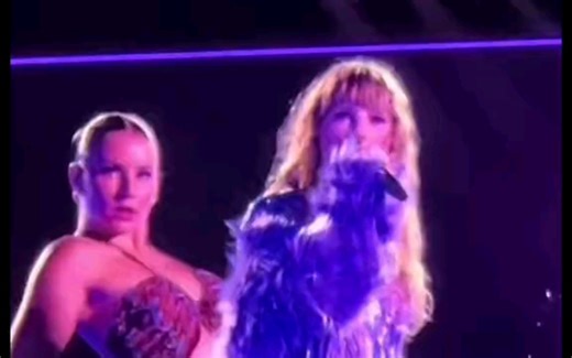 Taylor Swift演唱会上的小失误合集😂