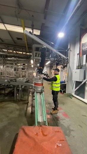 Keg Lifting Made Easy – TAWI Vacuum Lifter in Action