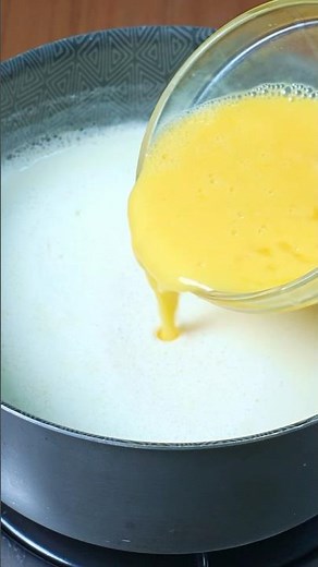 This is how you make homemade cheese with only 2 ingredients 🧀 #recipes #homemadecheese