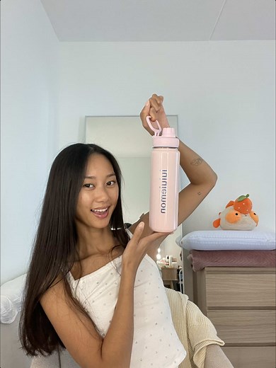 Lululemon 32oz Back to Life Sport Bottle: Easy To Hold