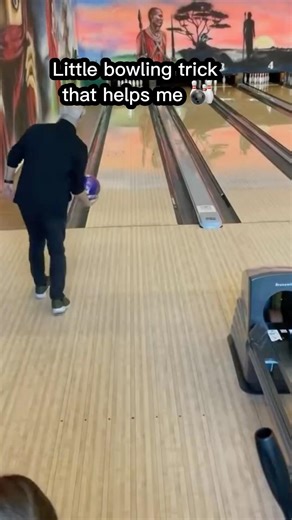 Little Bowling Trick… Sometimes Use Before Practice 🎳 #bowlingpractice