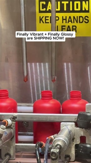 Thousands of redheads have been waiting 👩‍🦰👨‍🦰 #FinallyGlossy and #FinallyVibrant are shipping!