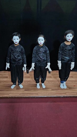 #nothingcanstoplearning #MimeFun #CreativeKids #KindergartenMime #ImaginationPlay #TinyArtists #ExpressivePlay #MimeMagic #PreschoolPerformance #LittleMimes #PlayfulExpressions #ImaginativePlaytime #KidsCreativity #SilentActing #TinyPerformers #MimeAdventure #visjunior #KGII STORY WHAT COULD IT BE ? Sameer sniffed the box. 'It smells familiar', he said. ' Could it be a box of clay? ' he asked his mother. Can I make animals and birds with it?' 'You can make anything you want, but it isn't a box o