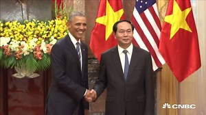 China's not going to like this. President Barack Obama has just announced that the U.S. will be lifting a decades long arms embargo on Vietnam. http://cnb.cx/2449V5Z | CNBC