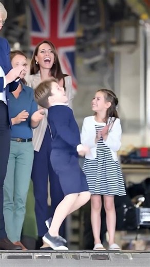 Can’t resist! William dances with Louis 🤣 #royal #princelouis #princewilliam #katemiddleton