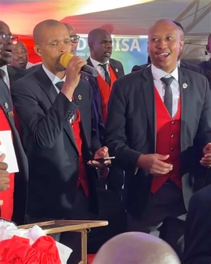 [Full hymn is on YouTube 🔥🔥📍❤️] Modimo wa boikanyô, Re ikanya mo go Wêna; O gogile borraetšho Mo dinageng tsa lenyôra. Mme re lôpa ka tlhôafalô Matshegô a ba a bonyeng; O nnê Modimo wa rona, Mothusi mo tshikatshikeng. Mo ditseleng tsa botshelô Gôga dikgatô tsa rona; Re tle re fitlhê kwa O teng, Legaeng je re le batlang. Re femêlê mo diphatseng, Re se digelwe ke sepê, Re nêê se re se tlhôkang, Dijô le tse di aparwang. Thušô e re a e lôpa Mo botlalong jwa gago Rra; Mme re tla go itshenkêla, Re 