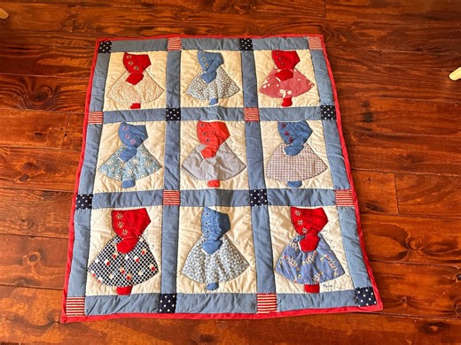 Vintage Sunbonnet Quilt: 1980s Patchwork Feed Sack, Red White Blue (36 X 40) - Etsy